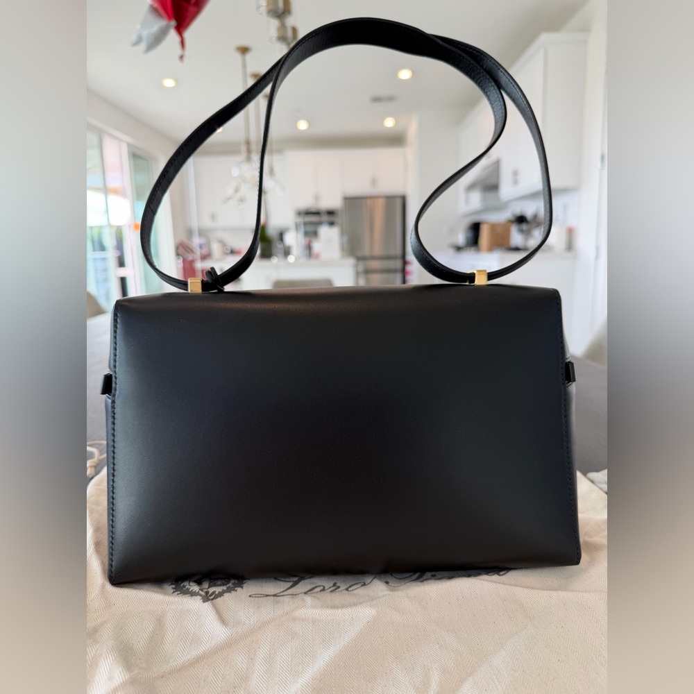 Loro Piana Extra Bag L27 in black smooth calfskin; worn 5x - Picture 7 of 11